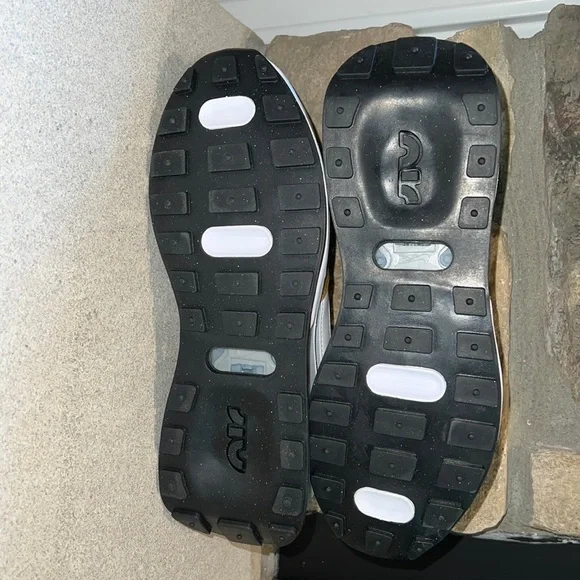 NIB Women’s Nike Air Max Pre-Day SE Pure Platinum/ White Size 7 - Picture 13 of 14